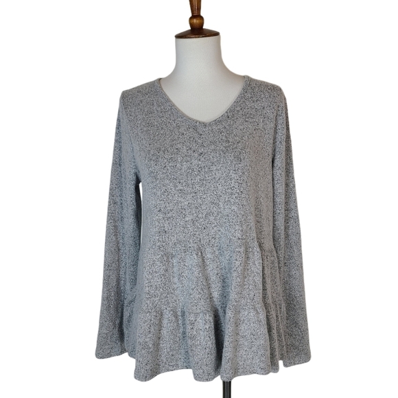 Green Envelope V Neck Grey Ruffle Sweater Small NWT - Picture 1 of 8